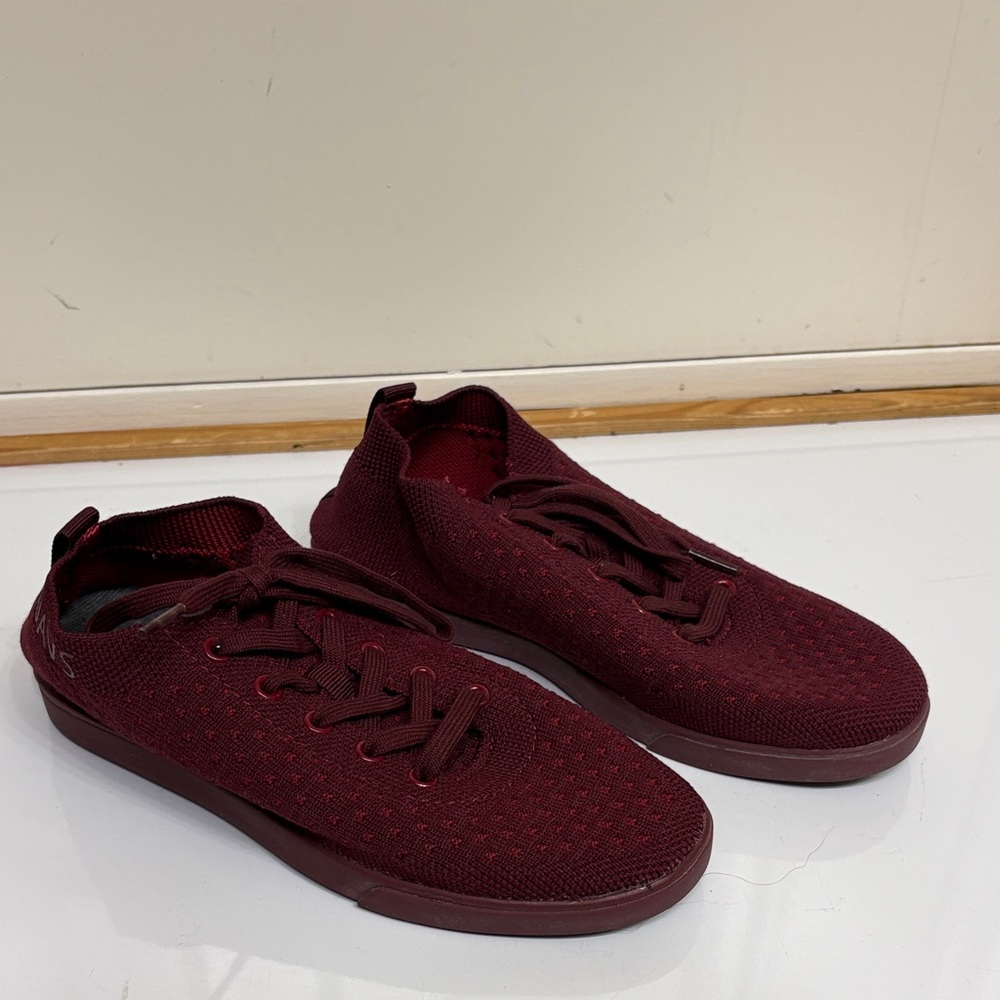 Suavs Women’s Burgundy Sneakers